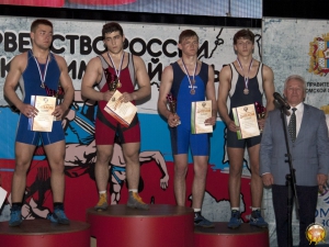 Первенство России по греко-римской борьбе среди юношей (2016, Омск)