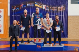 Омские борцы завоевали три медали на чемпионате Сибири