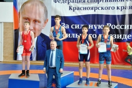 Омские борцы завоевали награды мемориала Солопова в Красноярске
