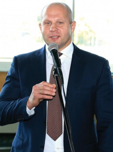 Карелин и Емельяненко посетили фестиваль единоборств СибГУФК